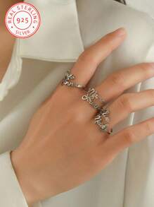 Un anillo con nombre en inglés personalizado de plata 925, de diseño elegante y sencillo, un anillo de moda para vacaciones y juego