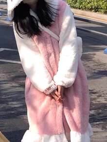 Bata de Invierno Mujer con Capucha de Pelo Coral - Diseño de Gatito Cute, Acolchada y Transpirable para Relax en Casa