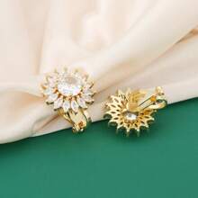 2 Peças de Novos Clipes de Orelha Estilosos em Formato de Girassol, Exquisitos e Brilhantes, Adornados com Pedras de Zircônia, Joias Femininas Elegantes, Doces e Versáteis, Adequadas para Qualquer Ocasião. Também Podem Ser Dados como Presentes para Amigos ou Entes Queridos.