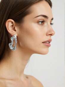 1 Pair Unique European & American Style Hollow Out Fashion Earrings For Women