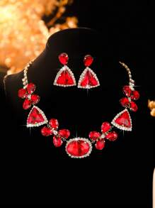 3-teiliges Set mit Halskette und Ohrringen, mit Strass und geometrischen Edelsteinen besetzt, zart und modisch, hochwertig, geeignet für den täglichen Gebrauch, Campus-Dates, Hochzeiten, Partys, Valentinstag, Urlaubsgeschenke für Frauen