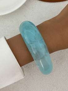 1pc Vintage Exaggerated Punk Style Asymmetrical Acrylic Resin Cuff Bracelet, Minimalist Thick Jewelry Bangle, Multicolor Charm Bracelet, Suitable For Women's Daily Commute, Friends Gathering, Romantic Vacation, Street Photography, Fashion Show (The Material And Color Of The Bracelet Are Subject To The Actual Product)