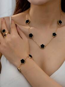 1 set : 1 bracelet à chaîne de trèfle en résine métallique, 1 bague de trèfle, 1 collier à chaîne - style décontracté et minimaliste de plage, convient pour les femmes, port quotidien, vacances, hip-hop, ensemble de bracelet, collier et bague floral