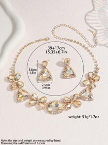 3-teiliges Set mit Halskette und Ohrringen, mit Strass und geometrischen Edelsteinen besetzt, zart und modisch, hochwertig, geeignet für den täglichen Gebrauch, Campus-Dates, Hochzeiten, Partys, Valentinstag, Urlaubsgeschenke für Frauen