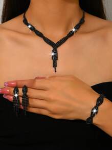 Ensemble de bijoux : collier, boucles d'oreilles et bracelet orné de strass, collier de style européen et américain avec diamants, accessoire de mariée cadeau