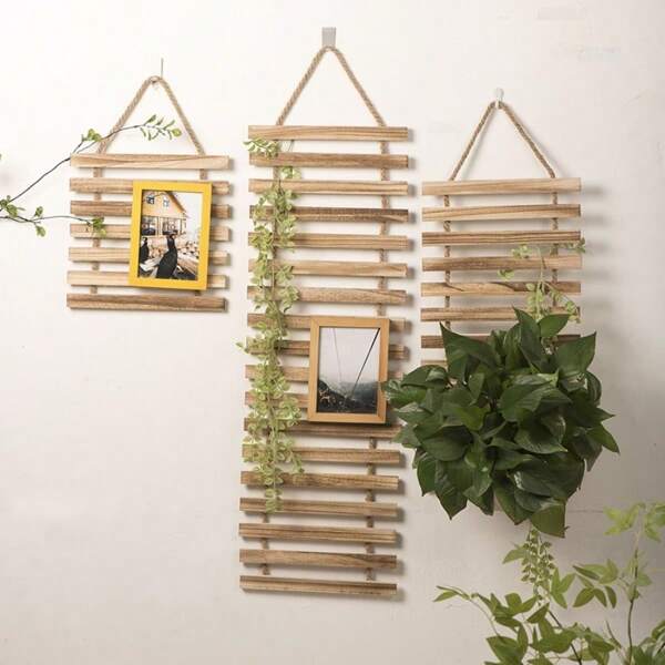 1 Stück rustikales, aus Holz gefertigtes wandmontiertes Blumenregal - Garten Rankgitter Pflanzregal, Hängeblumenampel Wanddekoration, Innen dekorativer Pflanzhalter mit mehreren Fächern für Balkon, Wohnzimmer und Florale Arrangements, Balkon Dekoration | Lattenregal Stil | Holz Garten Regal, Garten Dekoration