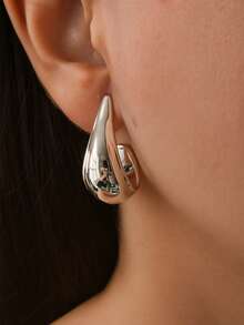 Women's Hoop Earrings Carved Bold Drop Chuncky J Shape High Fashion Gold Or Silver - Bạc - Xem 6