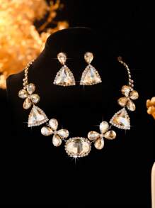3-teiliges Set mit Halskette und Ohrringen, mit Strass und geometrischen Edelsteinen besetzt, zart und modisch, hochwertig, geeignet für den täglichen Gebrauch, Campus-Dates, Hochzeiten, Partys, Valentinstag, Urlaubsgeschenke für Frauen
