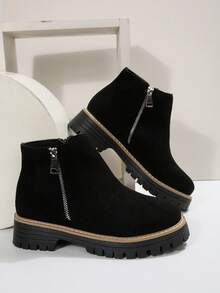 Botas Chelsea femininas pretas de sola grossa, estilo retrô, personalizadas, confortáveis, estilo punk, cano curto, estilo preppy, para outono/inverno, 2025 - Preto - Ver 6