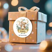 定制感谢贴纸 - 圆形温暖风格设计，带有欢快的棕熊、漂浮气球和 DANKE 横幅，白色纸质贴纸，用于礼品包装、生日、公司礼品（德国感谢）、节日装饰、俏皮主题、手工外观、装饰标签、德语使用者、学校用品、返校