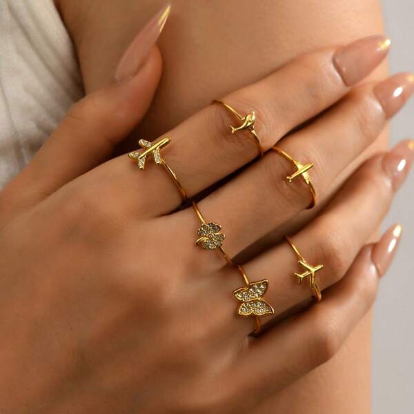 Stapelbare ringen in Franse stijl in goudkleur - Niche-ontwerp, roestvrijstalen vlak en klavertjevier met synthetische zirkonia, open ring - Hoogwaardige creatieve bandringen, veelzijdige unieke vingerringen, titanium stalen ringen die niet vervagen, cadeau voor vrienden, vriendinnen, leraren