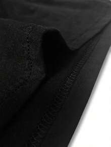 Camiseta negra de mujer 180g con estampado "That Is Too Small Pays", manga corta, cuello redondo, 100% algodón – Ideal para estilo casual, cómoda y ligera, perfecta para todas las estaciones y fácil de combinar con cualquier atuendo, destacando tu personalidad única. - Negro - Ver 5