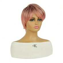 [120% 密度粉色假发] 120% 密度直发合成发短粉色假发带刘海 | ChaoYa 女士假发，玫瑰网帽，高温纤维，适合所有种族的优雅风格 - 粉色 - 查看 6