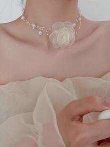 1 件优雅网状花朵和人造珍珠设计法式新娘项链，适合锁骨情人节