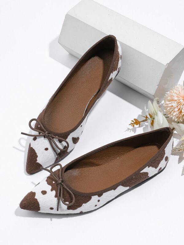 1 paire de chaussures plates élégantes à bout pointu avec nœud papillon à imprimé vache, convenant pour le bureau, la maison, les fêtes, les mariages, l'extérieur, toutes les saisons, légères et respirantes