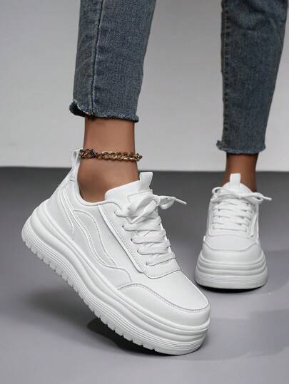 Chaussures de sport décontractées plates minimalistes mode femme avec lacets blancs contrastés, chaussures de rue légères et confortables pour le campus et les loisirs