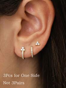 3 件三片锆石花瓣花耳钉可堆叠简约耳环，适合女士，14K 镀金小巧精致环状耳环，适合耳垂耳轮多穿孔珠宝