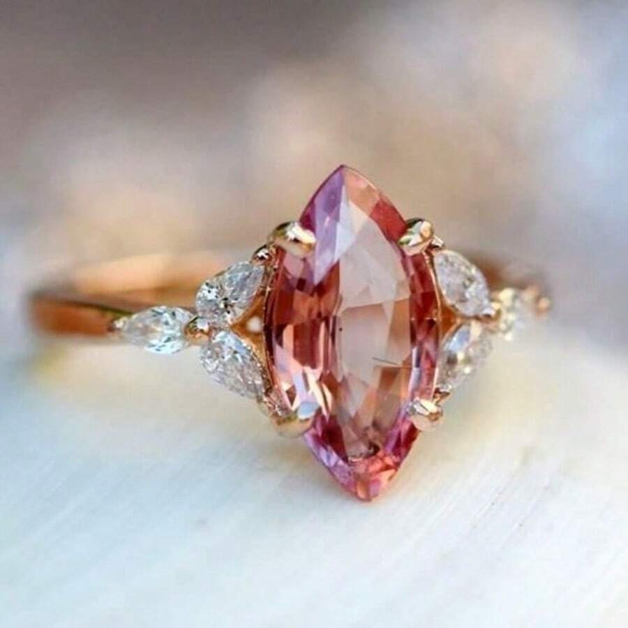 1 件奢华闪亮女士订婚戒指，14k 镀金光环设计镶嵌明亮榄尖形切割合成方晶锆石，非常适合婚礼、宴会和派对装饰，也是理想的圣诞节、情人节礼物 - 金色 - 查看 1