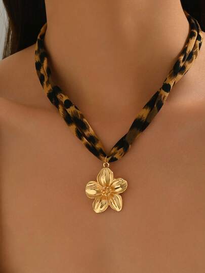 1 pieza Collar con colgante con estampado de leopardo con forma de corazón en estilo exagerado de moda europeo y americano, adecuado para uso diario, vacaciones, viajes y fiestas