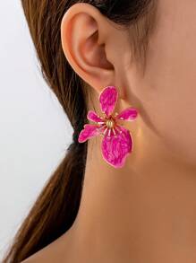 A Pair Of Women's Gradient Floral Oil-Dropping Exaggerated Earrings Fashionable High-End Sense Sweet Style Versatile Earrings