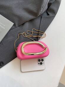 2025新款女士金属装饰个性设计单肩斜挎包