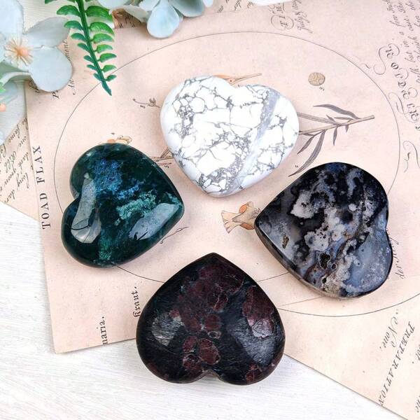 1PC Natural Stone Heart Shape Hand Carved Crystal Crafts Garnet Howlite Moss Agate Flower Agate Polished Stone For Home Garden Decor Ornament Gift