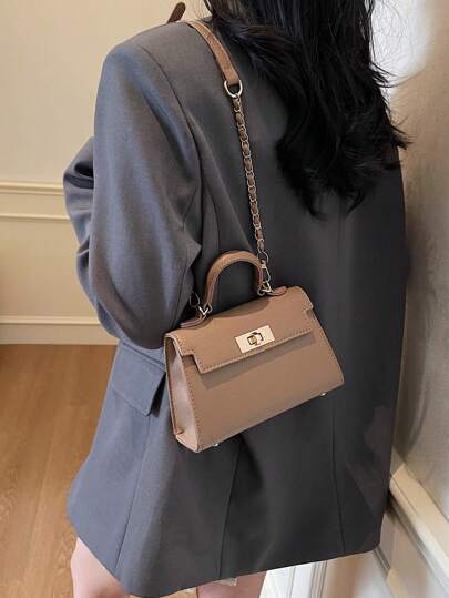 حقيبة يد نسائية صغيرة مربعة جلد PU مع سلسلة قفل، أنيقة وعصرية للتنقل البسيط والأنيق