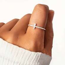 1 chiếc nhẫn nữ thanh lịch và tinh tế với đá Cubic Zirconia tổng hợp lấp lánh mạ bạc sang trọng, lý tưởng để đeo hàng ngày và làm quà tặng cho gia đình và bạn bè - Bạc - Xem 1