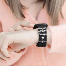 个性化定制姓名手表配件，配有个性化金色表带饰物，非常适合情人节、圣诞节礼物、学校礼物、送给她的礼物、父亲节、生日、生日礼物、万圣节（定制说明只能使用英文，其他语言将被翻译成英文） - 銀色 - 查看 2