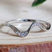 1pc Fashionable & Elegant Wavy Design Women's Ring, Minimalistic Style & Luxurious, Suitable For Daily Wear And Gift