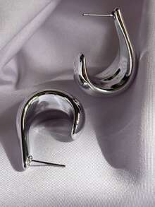 Women's Hoop Earrings Carved Bold Drop Chuncky J Shape High Fashion Gold Or Silver - Bạc - Xem 5