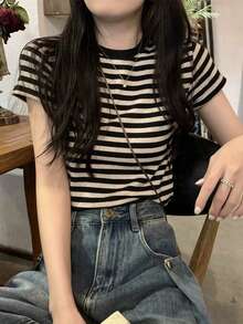女士撞色条纹短袖T恤，新款设计，时尚修身，显瘦显瘦，夏季休闲黑色款 - 黑色 - 查看 4