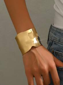1 pieza Brazalete exagerado de mujer de alta gama vintage brillante en color dorado, apto para uso diario