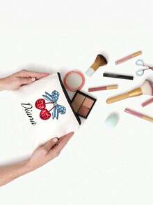 定制美国国旗心形化妆包，专属时尚收纳，专属你！共有4种款式可选（经典国旗心形、花朵蝴蝶结、樱花蝴蝶结、彩虹烟花），还可以自定义名称，打造专属你的个性化单品。