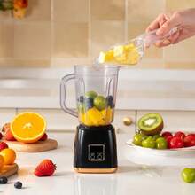 This USB Rechargeable Portable Blender Is Equipped With An LED Display And Ice Crushing Function, With A 1500mAh Battery Capacity. It Is Compact And Portable, Suitable For Making Milkshakes, Juices And Fresh Drinks. It Has A Detachable Design For Easy Cleaning, 36V Voltage, And Is An Ideal Kitchen Tool With A Transparent Cup Body.
