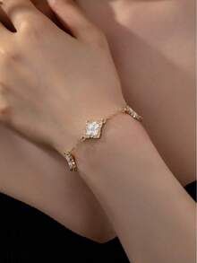 1 件夏季奢华四叶草手工女士手链，复古艺术小众高端手链适合日常佩戴、母亲节礼物、海滩度假 - 白色 - 查看 1