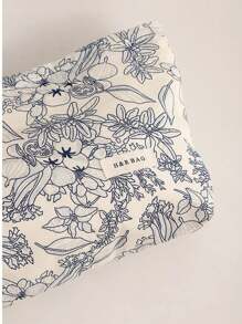 1pc Makeup Bag Relief Flower Cosmetic Bag Women Bags For Make Up , Small Bag Storage Makeup Case,Travelling Bags For Ladies,Pencil Case Daily Big Large Capacity Makeup Brushes Travel Toiletry Bag Organizer Make Up Bag
