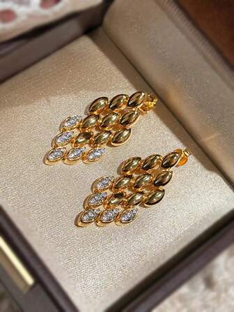 1pc Vintage Elegant European Style Rhinestone Inlaid Geometric Earrings, Fashionable Delicate Design Suitable For Women Daily Wear, Party, Gifts For Her