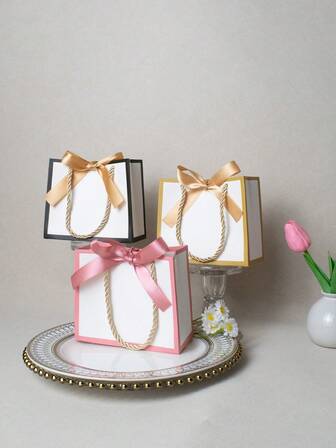 10/5/1 st papperspresentpåsar med handtag och band, rosettdekorationer, presentpåsar, 5,51 x 2,36 x 4,72 tum, pappersbärpåsar perfekta för barndusch, födelsedag, alla hjärtans dag, mors dag, examen, bröllopsgåvor, fester, hantverk, presentgivning, småföretagstillbehör, premiumpresentpåsar, sommarbröllop, halloween, thanksgiving, jul, nyår, och smyckesförvaring och festförpackning, bästa presentpåsarna för familj och vänner