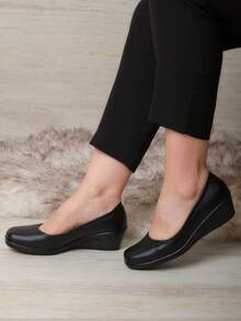 Mocasín de piel mujer, zapatos de cuña cómodos, mocasines elegantes casuales, calzado atemporal de piel, mocasín para oficina, zapatos clásicos con cuña, mocasín cerrado sin tacón fino, zapatos para uso diario mujer. - Negro - Ver 2