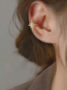 1 Pair Fashionable Zirconia Star Copper Earrings, Ear Cuff Non-Piercing Delicate Ear Clip On Earrings, Elegant Accessories Suitable For Women, Daily Wear And Holiday Gifts