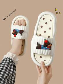 صنادل نسائية بطبعة كلب التفاح الكرتونية مانعة الانزلاق ، نعال داخلية وخارجية لطيفة مُريحة وجميلة ، قاع ناعم أنيق مناسب للاستخدام داخل المنزل والخارج، والشاطئ والإقامة الجامعية، شرائح ذات رائحة خفيفة للغرفة