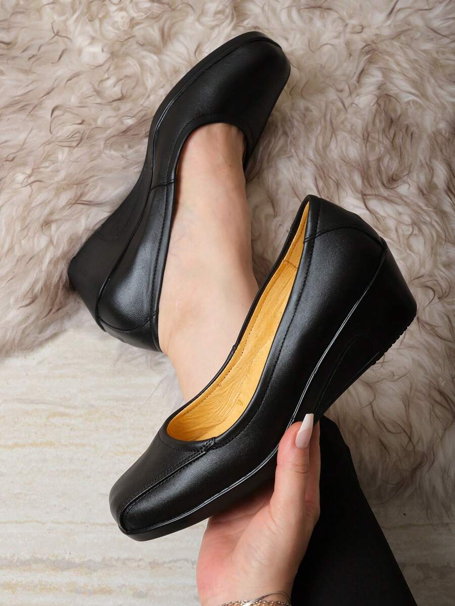 Mocasín de piel mujer, zapatos de cuña cómodos, mocasines elegantes casuales, calzado atemporal de piel, mocasín para oficina, zapatos clásicos con cuña, mocasín cerrado sin tacón fino, zapatos para uso diario mujer. - Negro - Ver 1