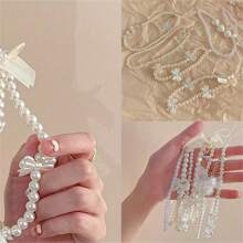 50g Cuentas grandes mixtas de 0.6-2.6cm de color beige perlado, cuentas redondas de flor y mariposa de acrílico que se pueden usar como cadenas de teléfonos móviles, collares, anillos, accesorios DIY y regalos