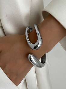 1pc Vintage Minimalist Asymmetric Hollow Metal Teardrop Snake Bracelet, Exaggerated Fashion Geometric Abstract Unique Spring Opening Bangle, Suitable For Women's Daily Commute, Holiday Gifts, Friends Gathering And Banquets, Fashion Accessory