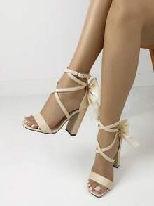 Timesize 女士花卉蝴蝶结凉鞋，杏色粗跟办公室正式婚礼工作鞋，超高跟鞋夏季新品