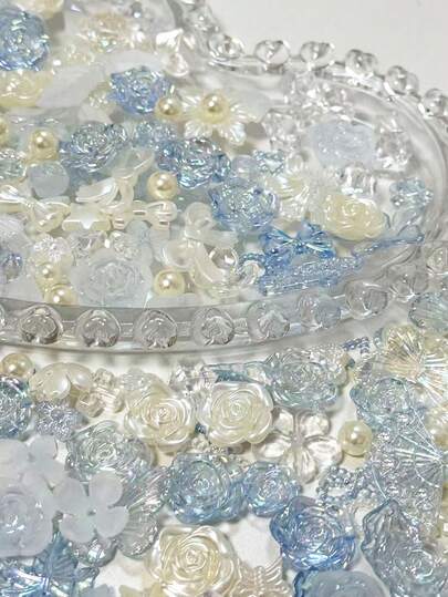 Accesorios DIY de acrílico, fundas de teléfono de látex, pasadores para el cabello, accesorios decorativos, accesorios de estilo barroco, pendientes hechos a mano DIY, tocados, zapatos, accesorios de ropa. Este producto se utiliza ampliamente para la decoración y la fabricación de colgantes.