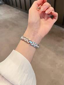 1条女士奢华小巧金属树脂腰带，兼容表带44mm、40mm、42mm、46mm、38mm、49mm、41mm、45mm，设计优雅，兼容Series 11、10、9、8、7、SE、6、5、4、3、Ultra、2、1，是送给女性的绝佳礼物。 - 星光色 - 查看 5