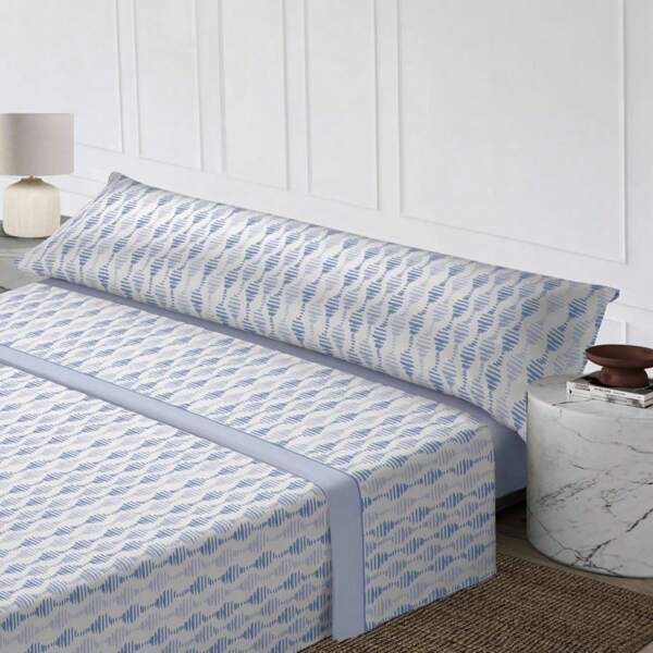Conjunto de sábanas de verano de tres piezas, azules. Adecuado para una cama de 1,35 metros. Es amigable con la piel, es suave y cómodo, un conjunto ideal para dormir plácidamente.