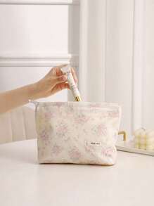 1pc Makeup Bag Relief Flower Cosmetic Bag Women Bags For Make Up , Small Bag Storage Makeup Case,Travelling Bags For Ladies,Pencil Case Daily Big Large Capacity Makeup Brushes Travel Toiletry Bag Organizer Make Up Bag